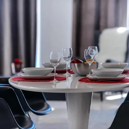 Capitano - Two Bedroom With Balcony And Sea View *