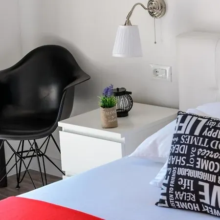 Capitano - Two Bedroom With Balcony And Sea View