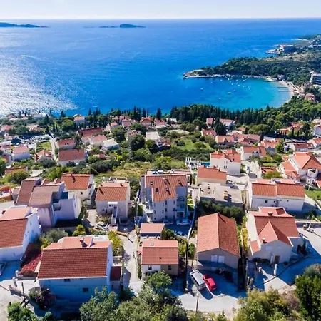 Capitano - Two Bedroom With Balcony And Sea View Apartament