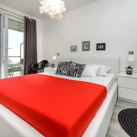 Capitano - Two Bedroom With Balcony And Sea View *