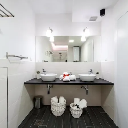 Apartament Capitano - Two Bedroom With Balcony And Sea View *