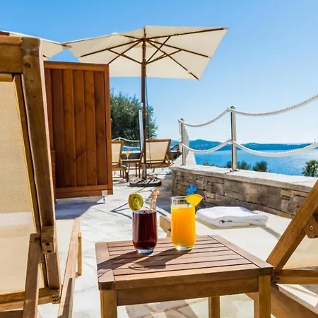 Capitano - Two Bedroom With Balcony And Sea View *
