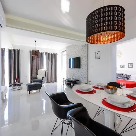 Capitano - Two Bedroom With Balcony And Sea View *