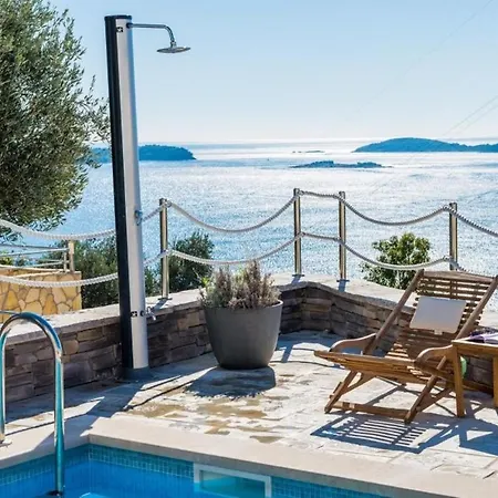 Capitano - Two Bedroom With Balcony And Sea View
