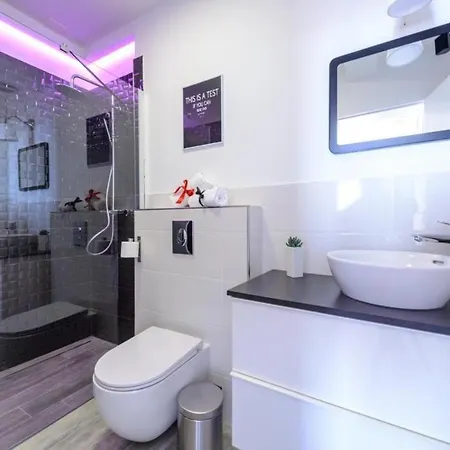 Capitano - Two Bedroom With Balcony And Sea View *
